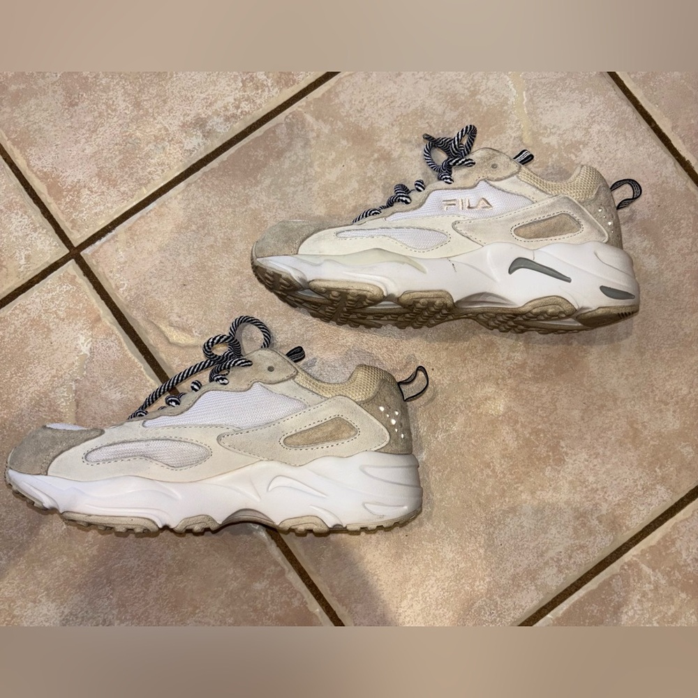 Fila Ray Tracer Beige & White Athletic Running Shoes Sneakers Size 6.5 - Picture 6 of 13
